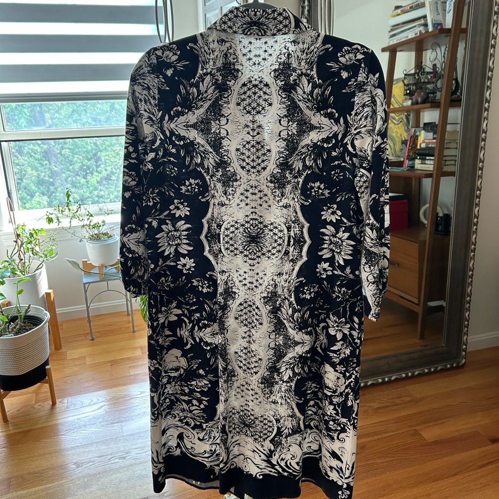 Soft Surroundings Monochrome Patterned Top